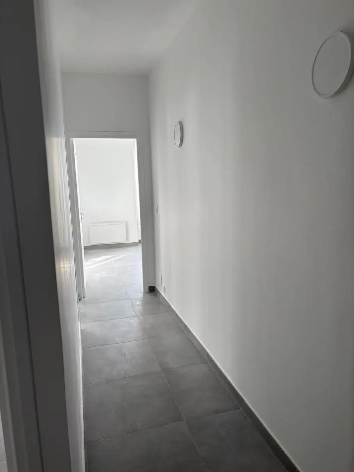 Nouvelles finitions modernes après sinistre