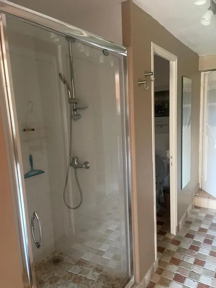 Création d'une douche à l'italienne moderne