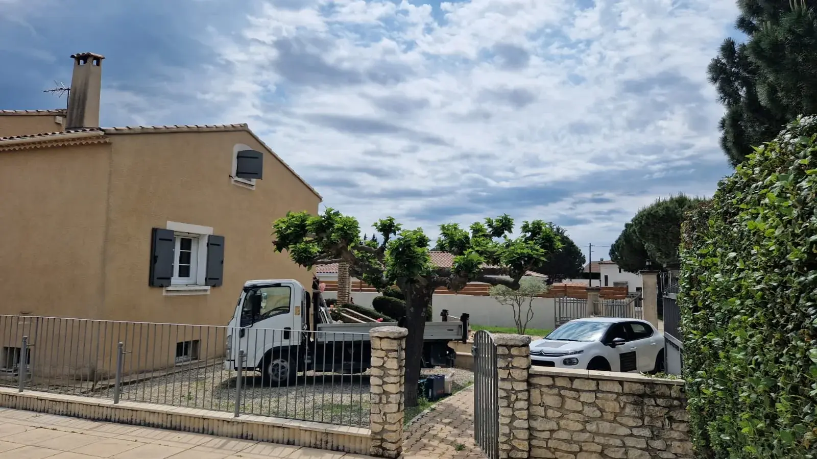 Rénovation extérieure et ravalement de façade d'une villa provençale à Sorgues